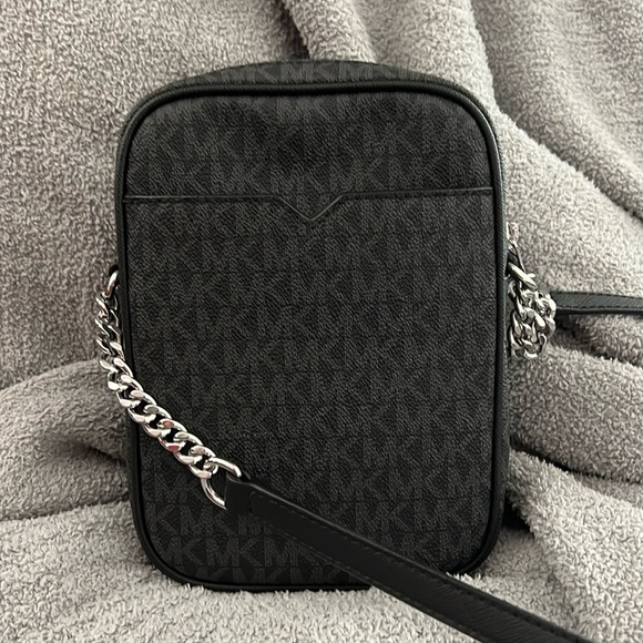 Michael Kors Jet Set Travel Medium Logo Crossbody Bag - Picture 3 of 8